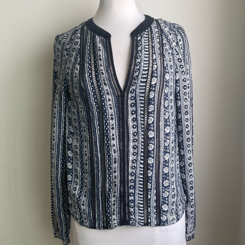 Veronica Beard Silk Long sleeve Navy blue printed blouse size 4